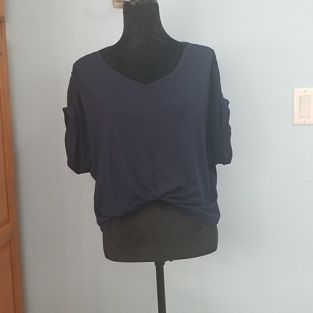 Keyhole back top  - Picture 4 of 9